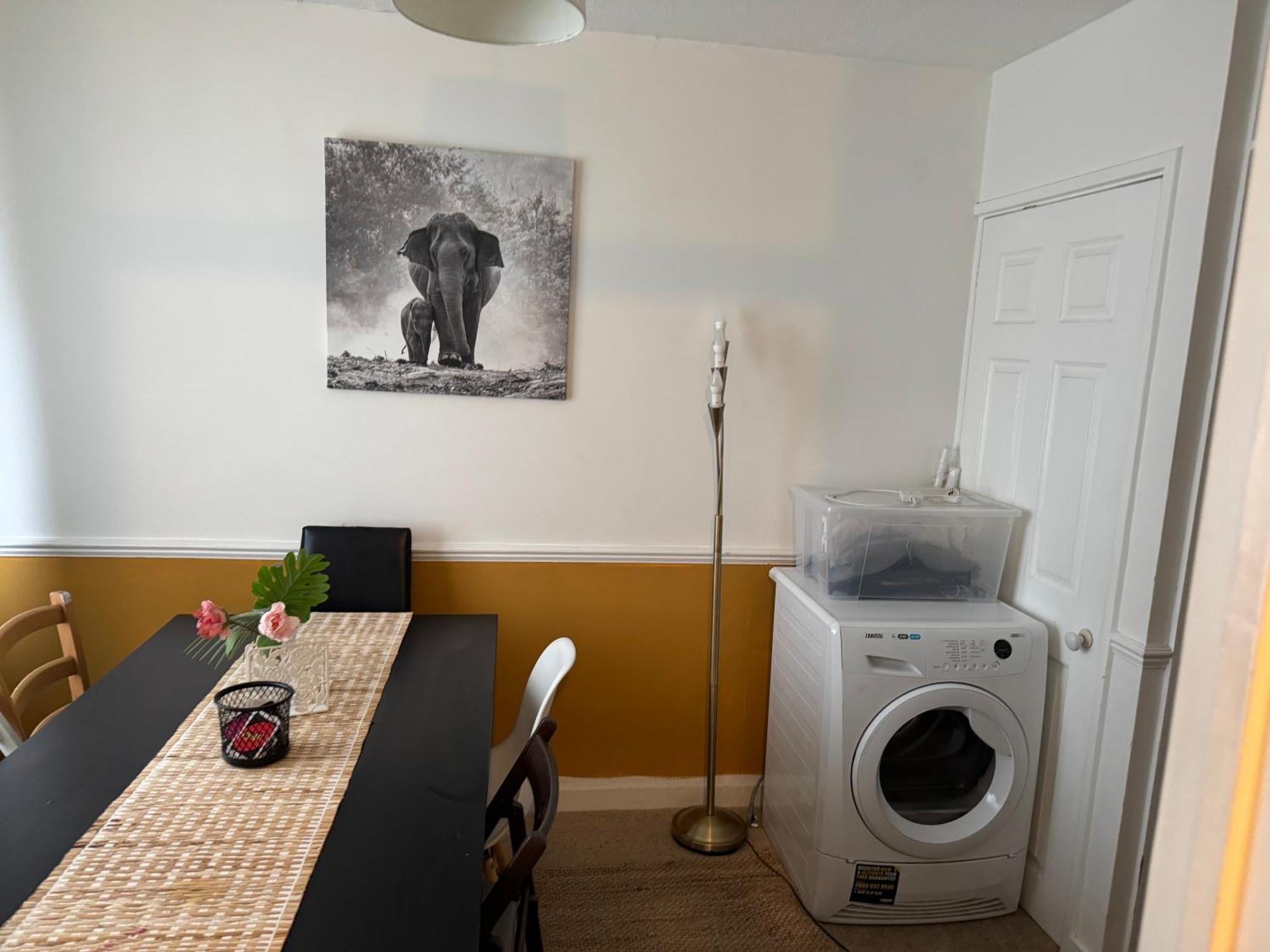 Sunflower Villa Bristol Extérieur photo
